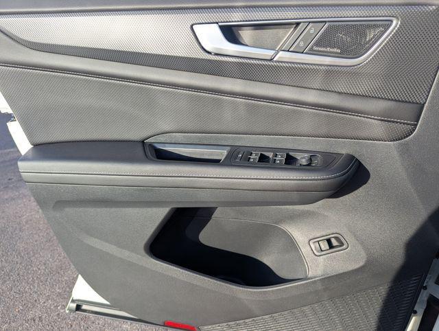 new 2026 Volkswagen Atlas Cross Sport car, priced at $56,886