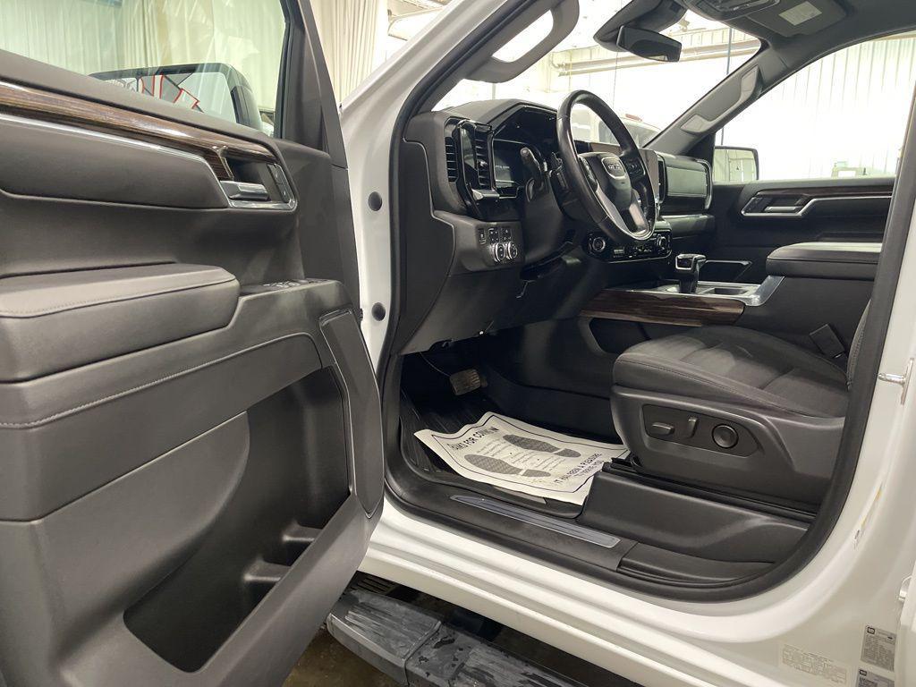 used 2023 GMC Sierra 1500 car, priced at $43,200