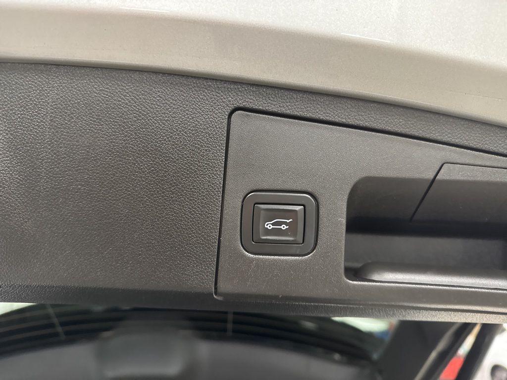 used 2019 Cadillac XT4 car, priced at $21,350