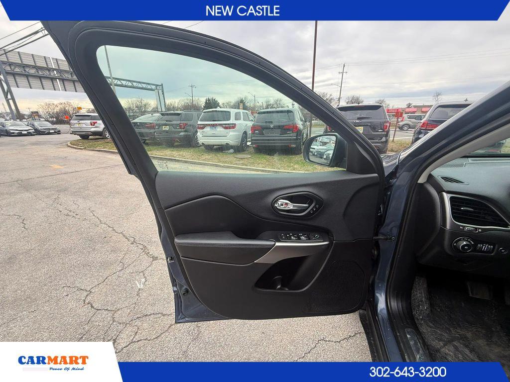 used 2019 Jeep Cherokee car, priced at $13,611