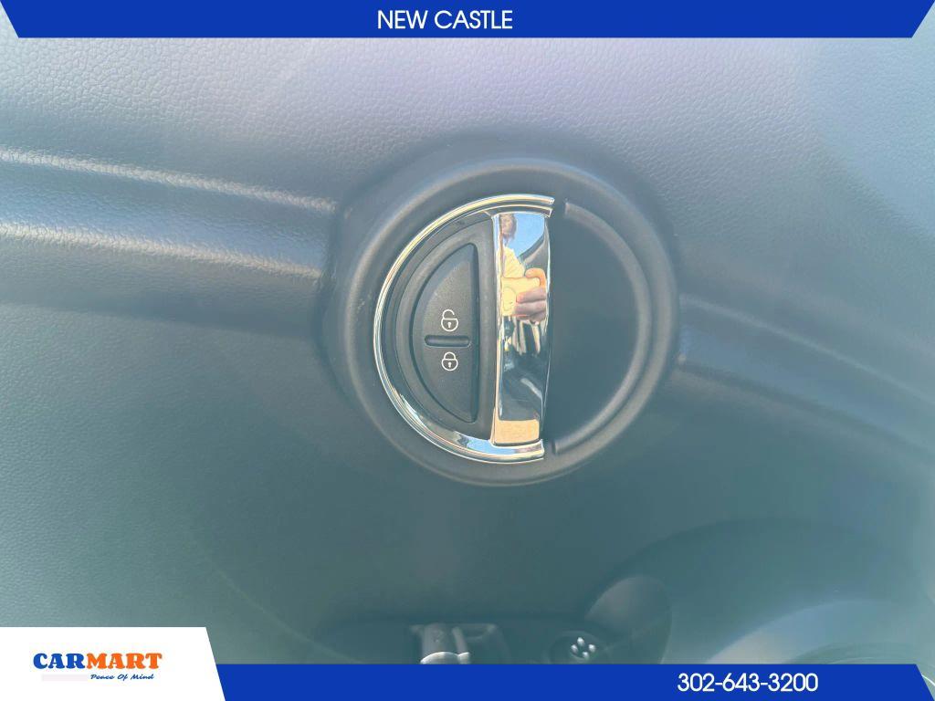 used 2018 MINI Hardtop car, priced at $10,072