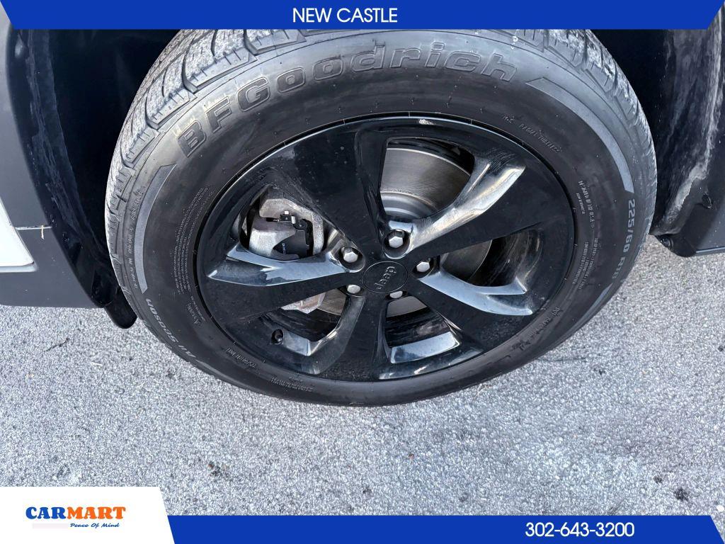 used 2020 Jeep Cherokee car, priced at $14,957