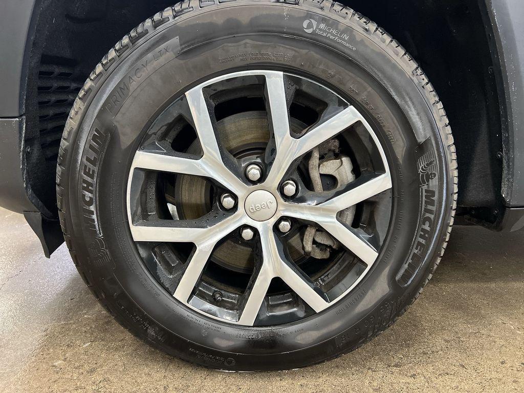 used 2024 Jeep Grand Cherokee L car, priced at $32,660