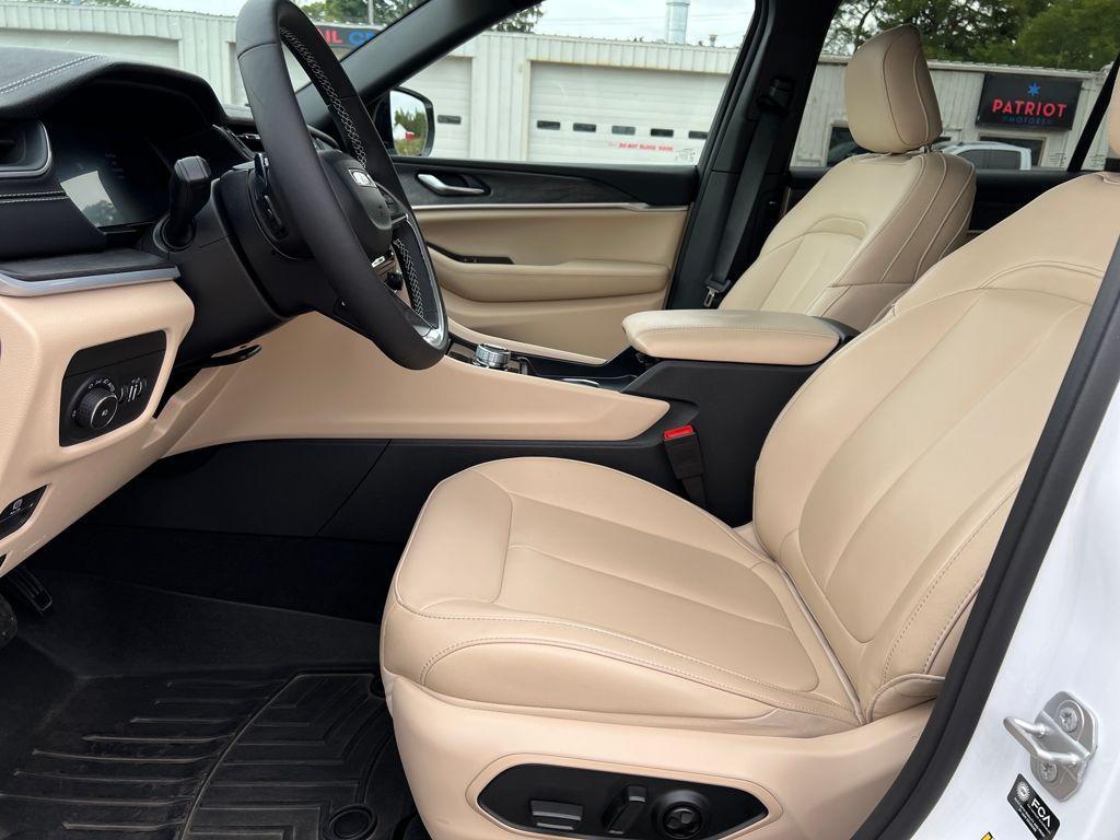 used 2025 Jeep Grand Cherokee L car, priced at $40,206