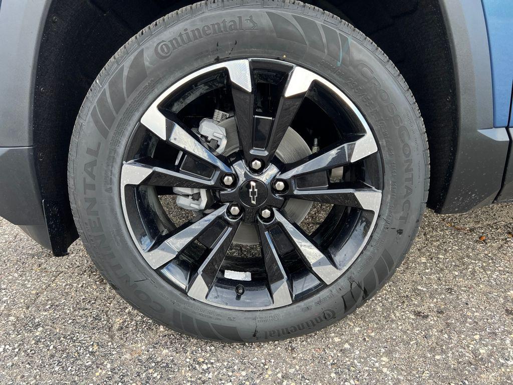 new 2026 Chevrolet Equinox car, priced at $36,488