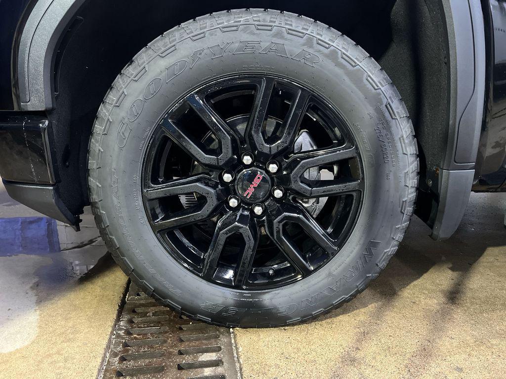 used 2024 GMC Sierra 1500 car, priced at $45,120