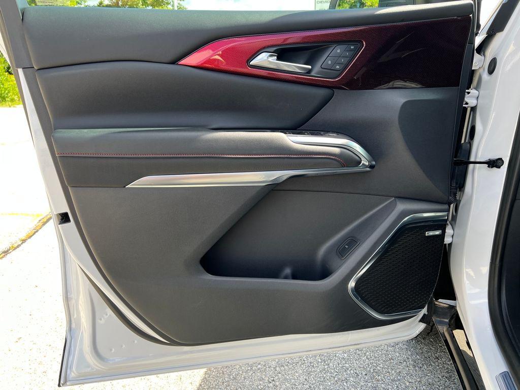 used 2024 Chevrolet Traverse car, priced at $44,038