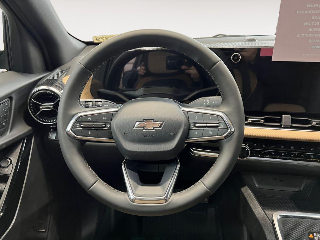 new 2025 Chevrolet Equinox car, priced at $37,984