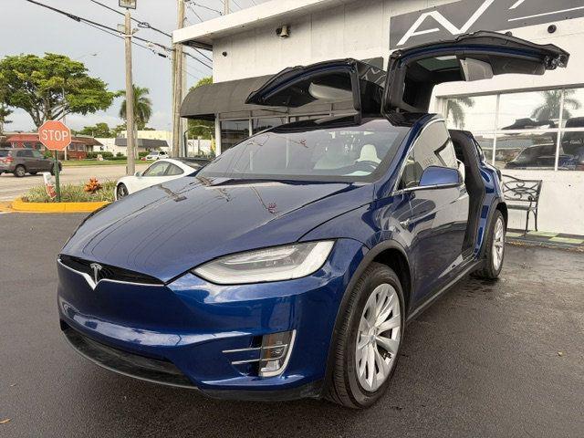 Tesla Model X view 9