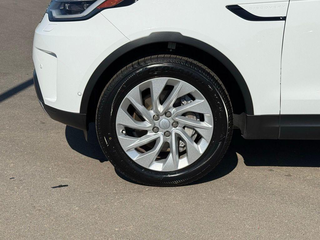 used 2024 Land Rover Discovery car, priced at $39,323