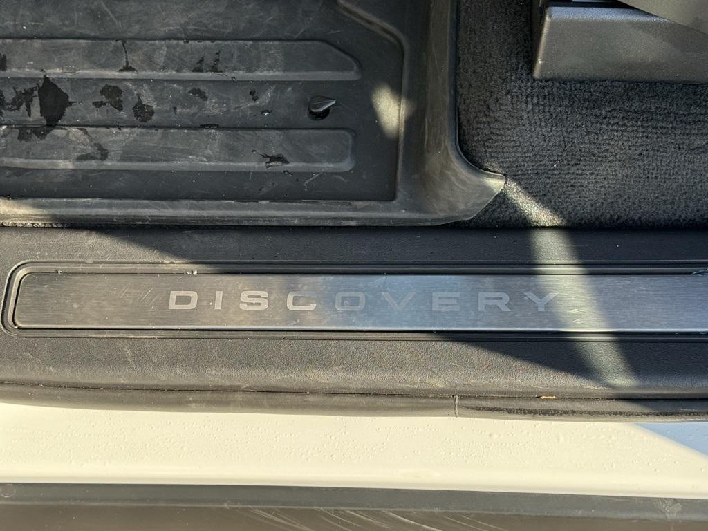 used 2025 Land Rover Discovery car, priced at $68,963