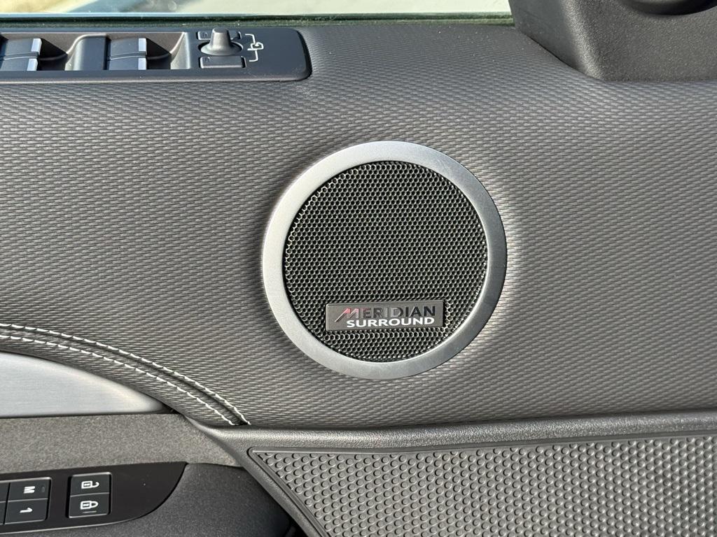 used 2025 Land Rover Discovery car, priced at $68,963