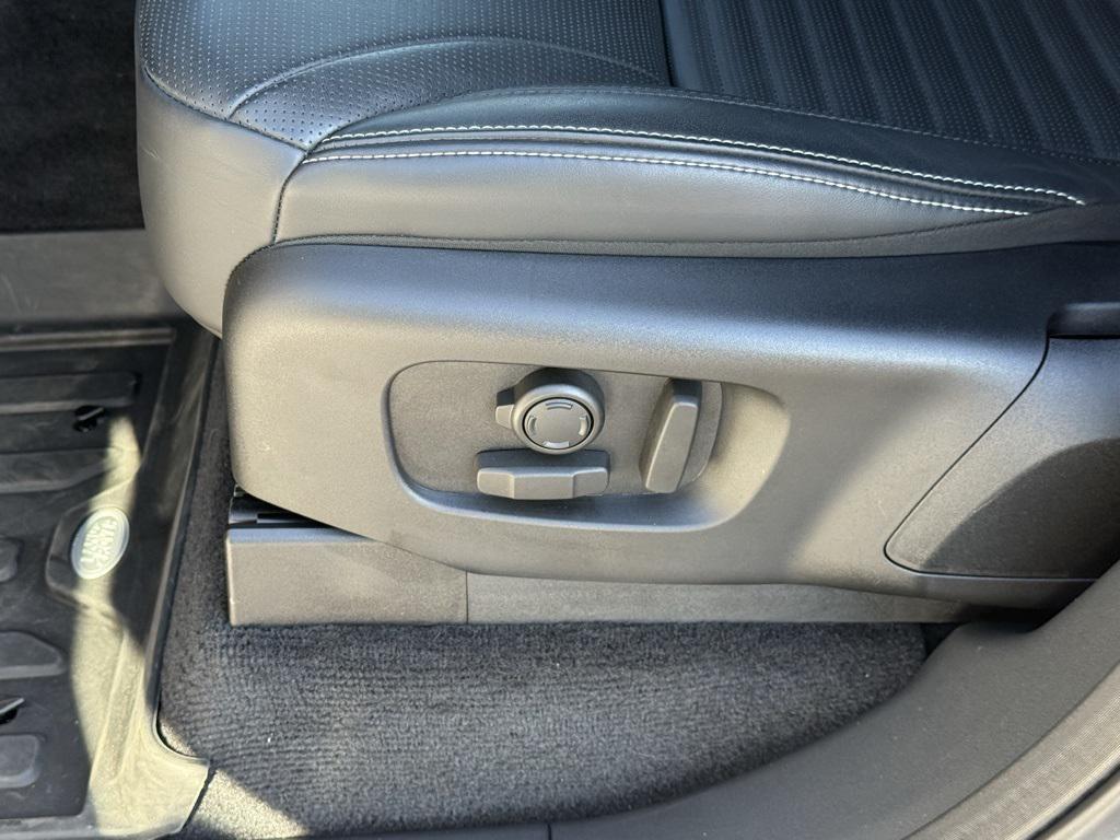 used 2025 Land Rover Discovery car, priced at $68,963