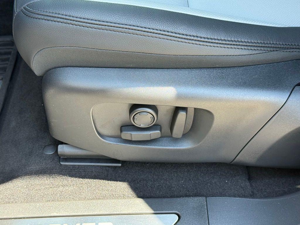 used 2026 Land Rover Range Rover Evoque car, priced at $51,563