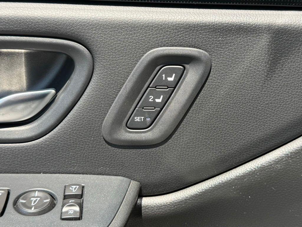 used 2025 Honda Pilot car, priced at $50,988