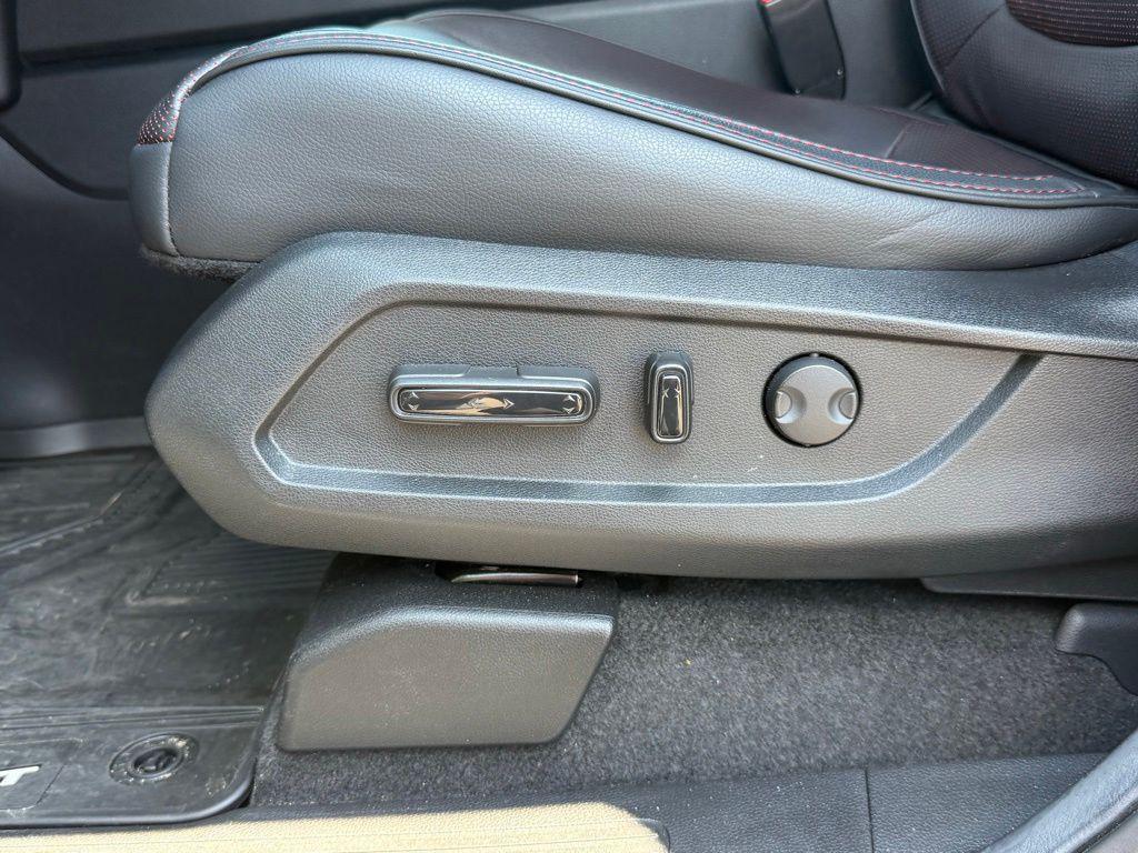 used 2025 Honda Pilot car, priced at $50,988