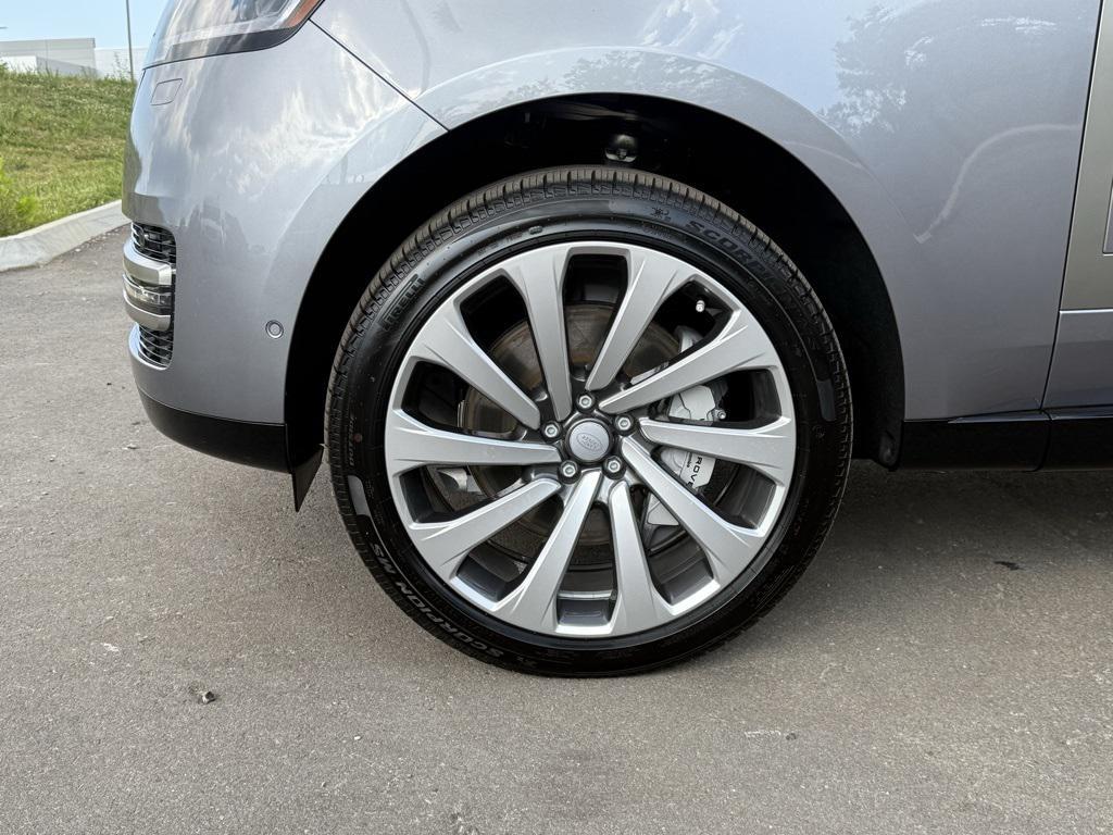 new 2025 Land Rover Range Rover car, priced at $154,480