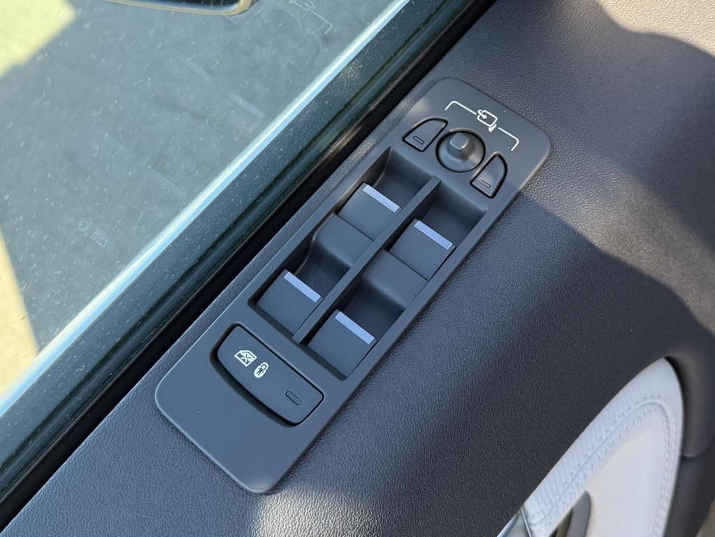 used 2025 Land Rover Discovery Sport car