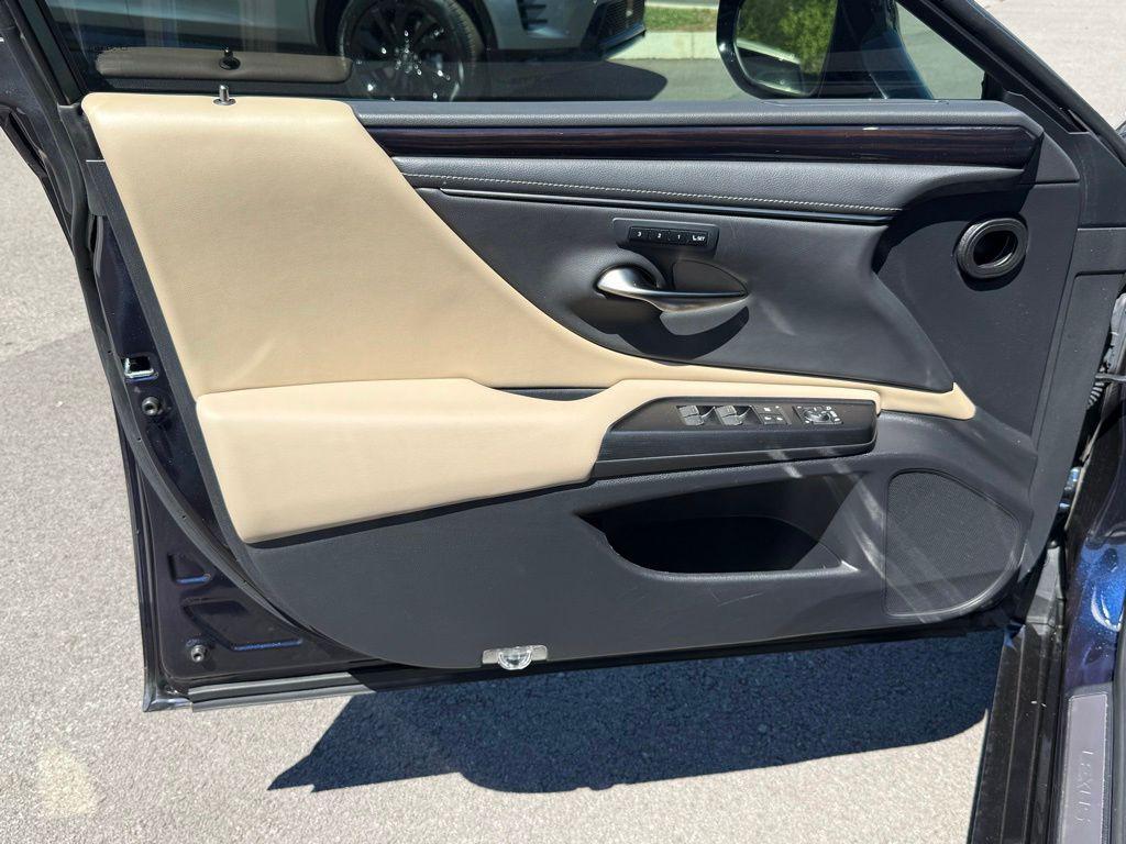 used 2021 Lexus ES 350 car, priced at $34,323