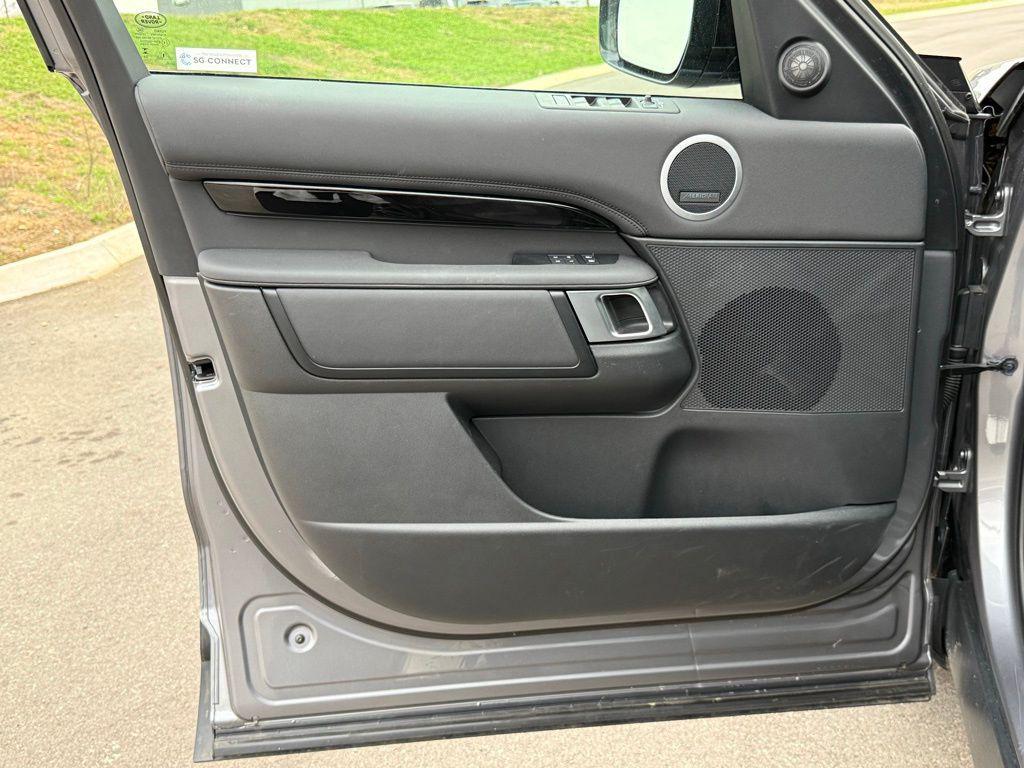 used 2025 Land Rover Discovery car, priced at $55,363