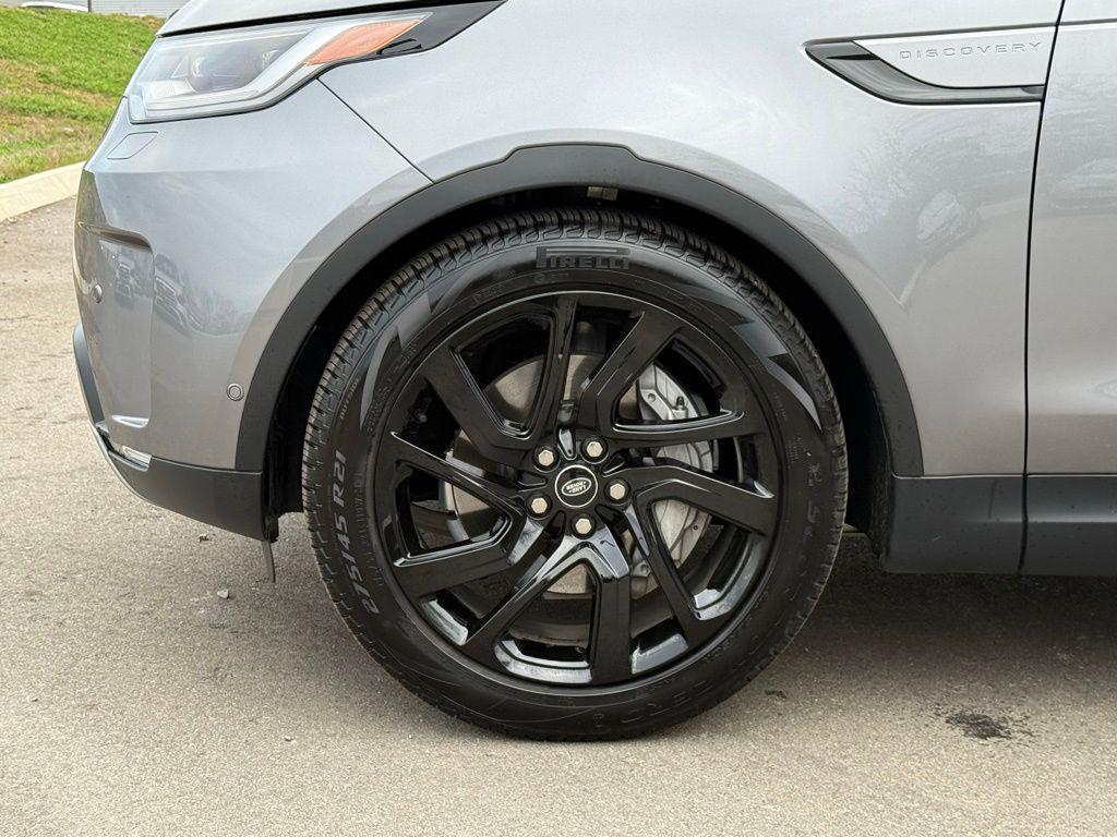 used 2025 Land Rover Discovery car, priced at $55,363