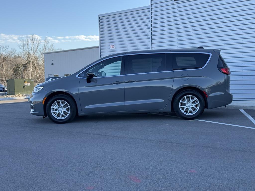 used 2025 Chrysler Pacifica car, priced at $35,988