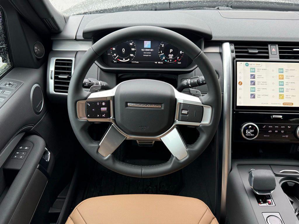 new 2026 Land Rover Discovery car, priced at $79,661