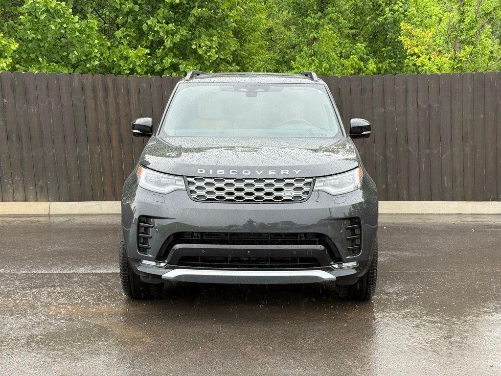 new 2026 Land Rover Discovery car, priced at $79,661
