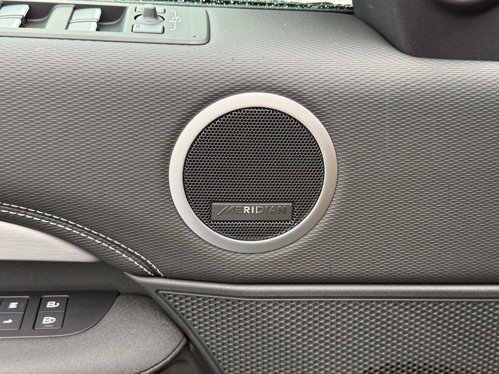 new 2026 Land Rover Discovery car, priced at $79,661