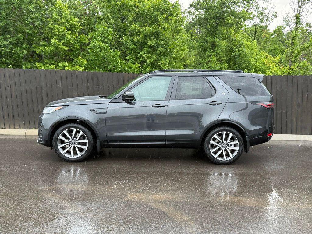 new 2026 Land Rover Discovery car, priced at $79,661