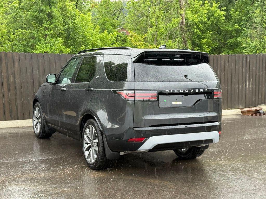 new 2026 Land Rover Discovery car, priced at $79,661