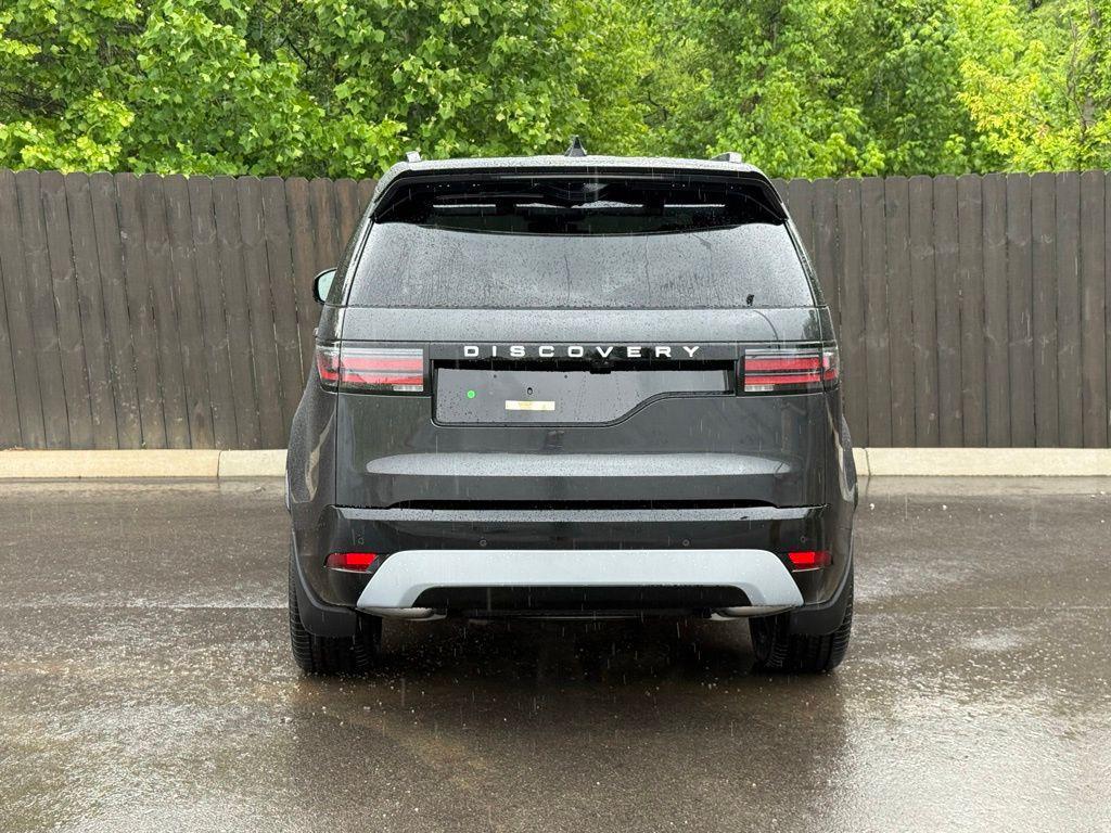 new 2026 Land Rover Discovery car, priced at $79,661