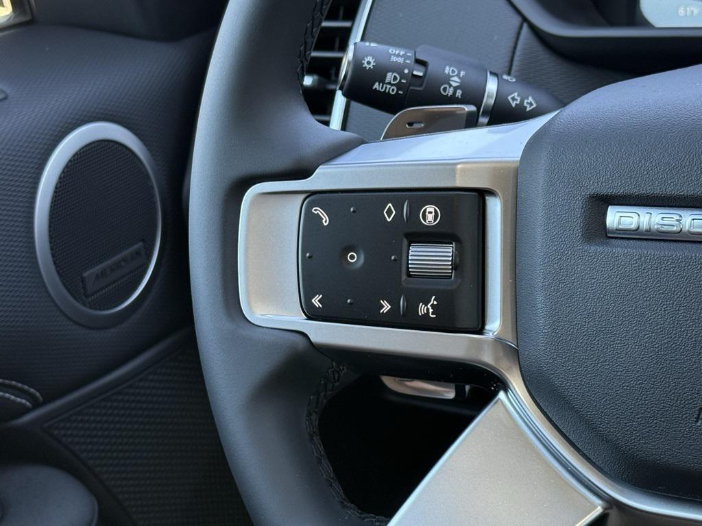 new 2026 Land Rover Discovery car, priced at $77,566