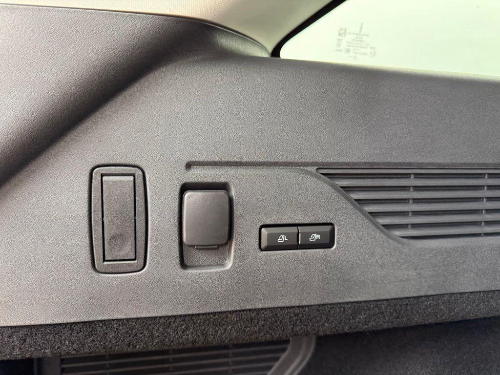 used 2025 Lincoln Nautilus car, priced at $59,623