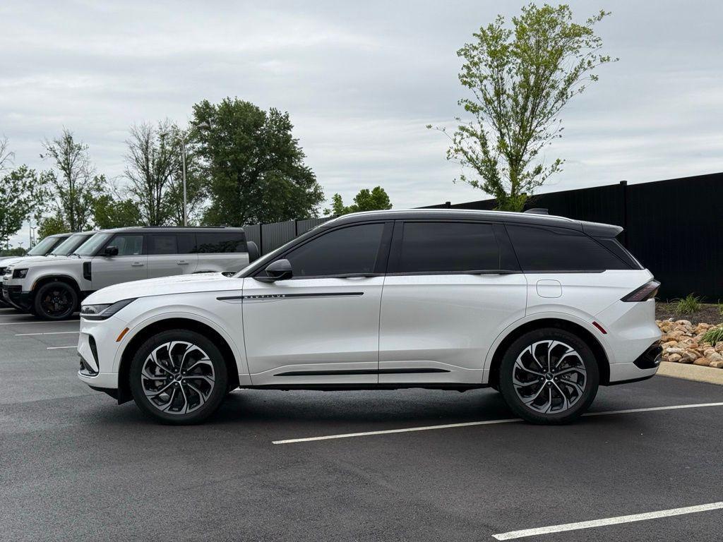 used 2025 Lincoln Nautilus car, priced at $59,623