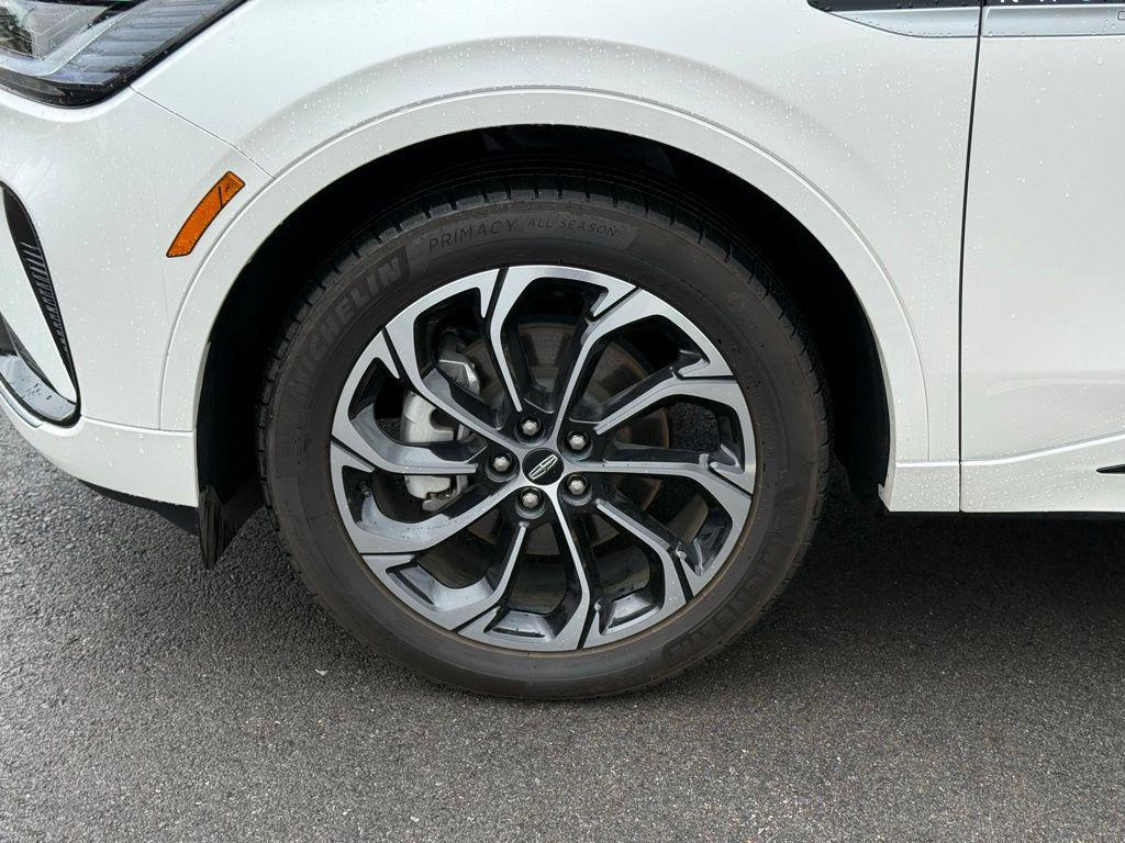 used 2025 Lincoln Nautilus car, priced at $59,623