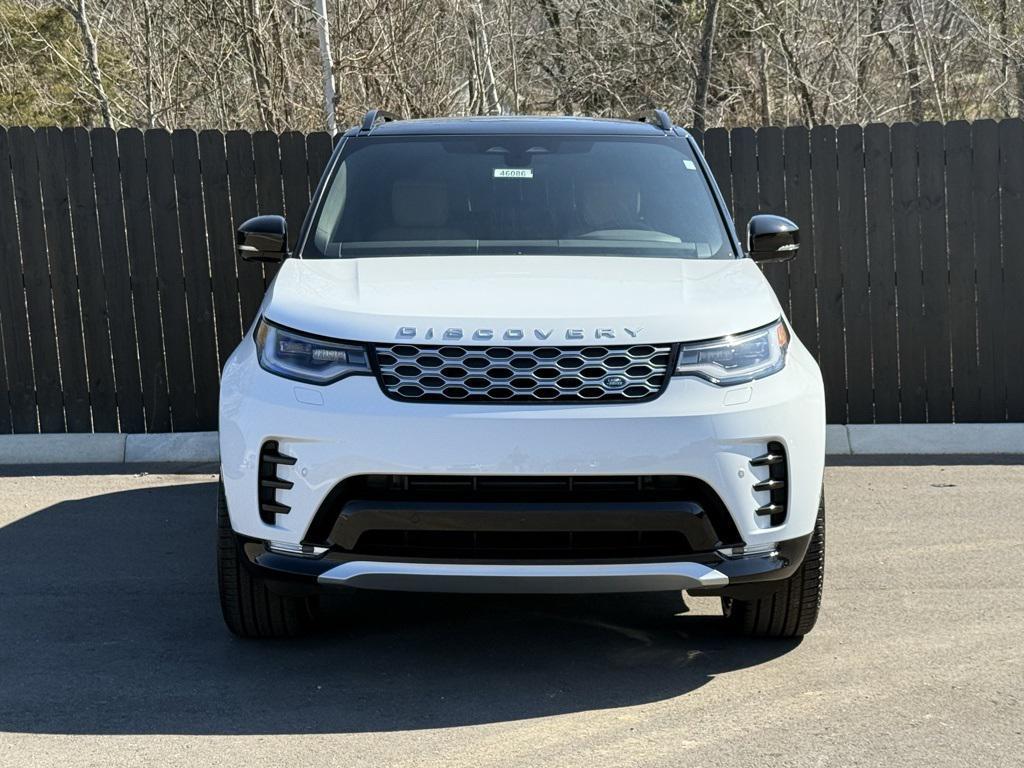 new 2026 Land Rover Discovery car, priced at $77,566