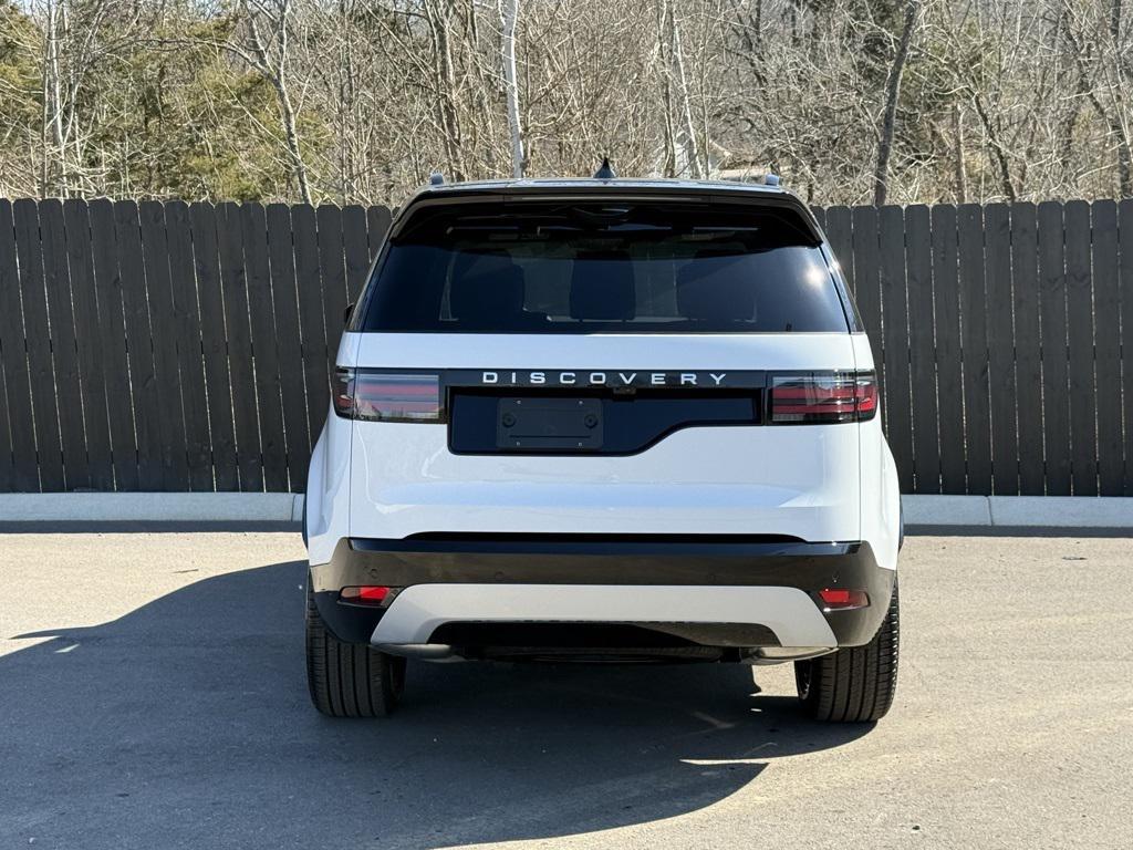 new 2026 Land Rover Discovery car, priced at $77,566