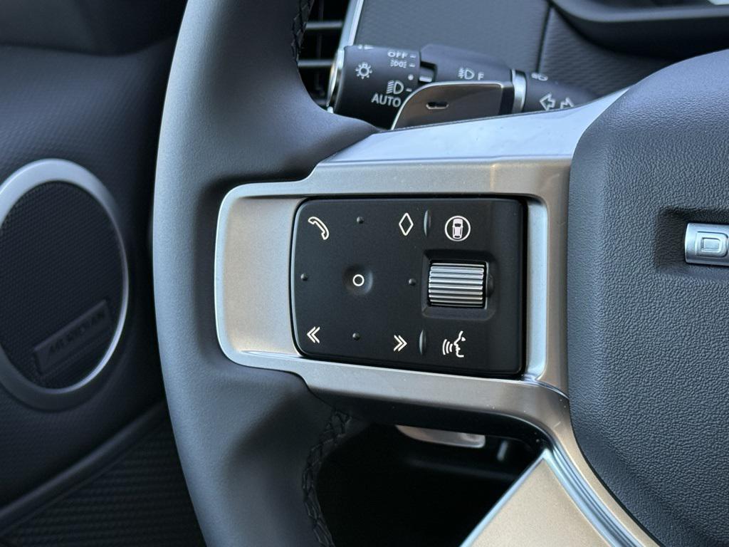 new 2026 Land Rover Discovery car, priced at $77,566