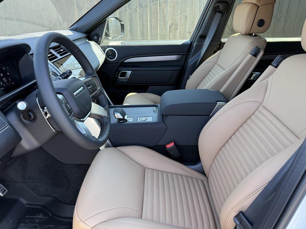new 2026 Land Rover Discovery car, priced at $77,566