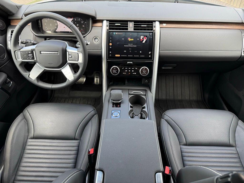 used 2025 Land Rover Discovery car, priced at $58,763