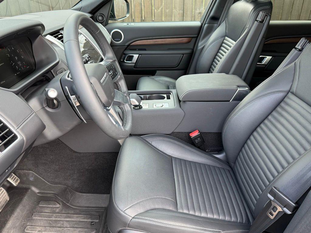 used 2025 Land Rover Discovery car, priced at $58,763