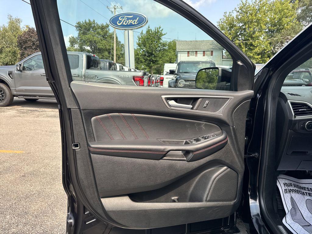 used 2024 Ford Edge car, priced at $32,490