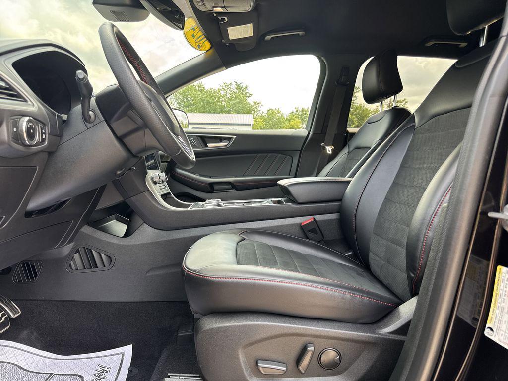used 2024 Ford Edge car, priced at $32,490