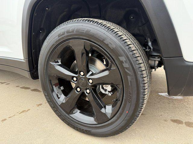 new 2025 Jeep Grand Cherokee car, priced at $39,296