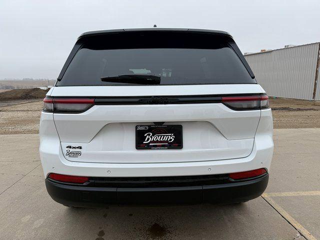 new 2025 Jeep Grand Cherokee car, priced at $39,296