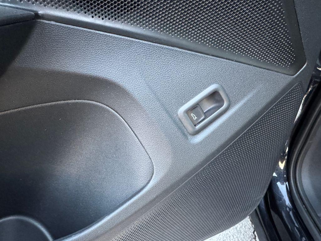 used 2025 Volkswagen Tiguan car, priced at $31,990