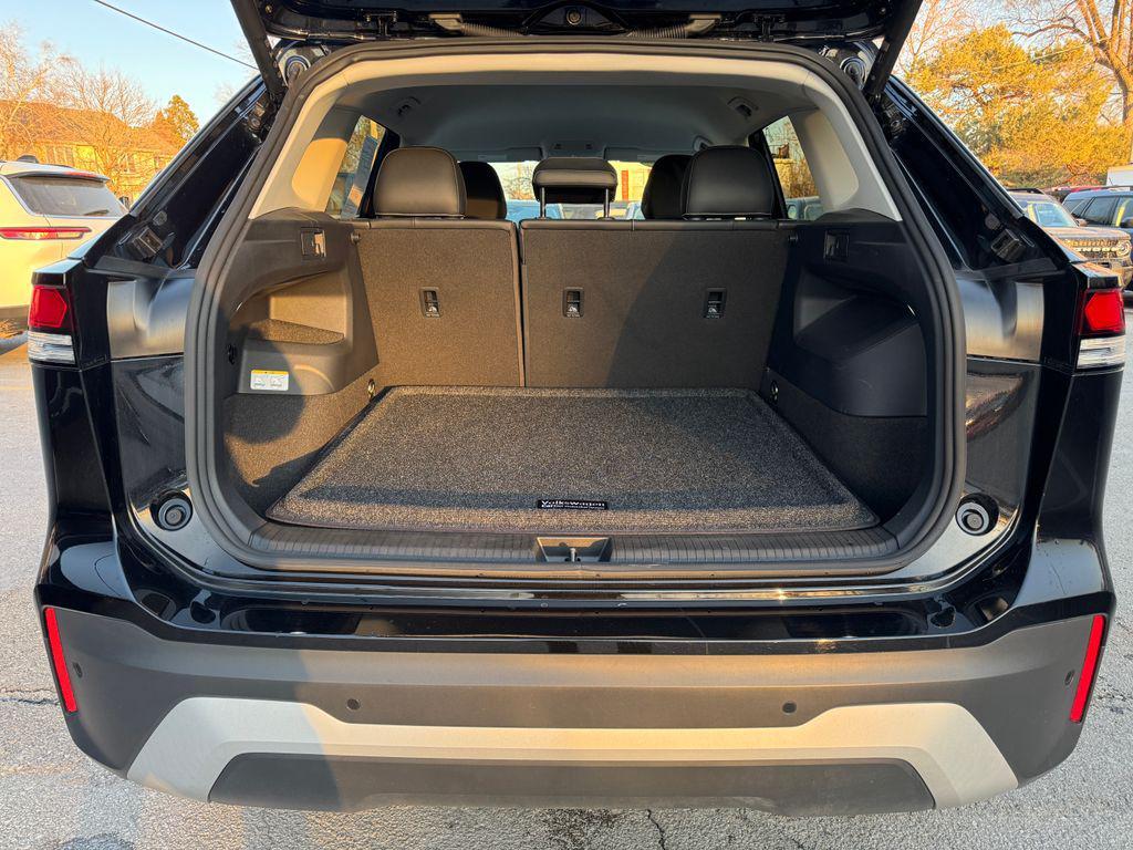 used 2025 Volkswagen Tiguan car, priced at $31,990