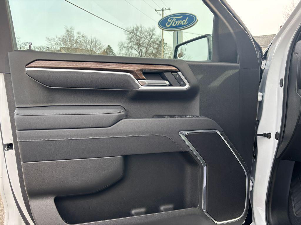 used 2025 Chevrolet Silverado 1500 car, priced at $41,990