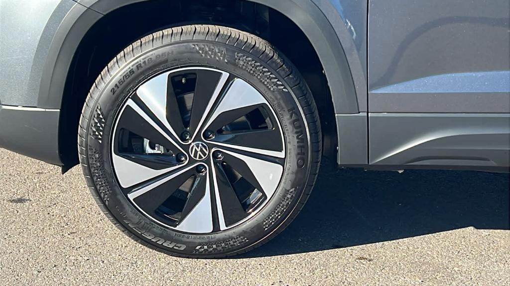 new 2026 Volkswagen Taos car, priced at $32,785